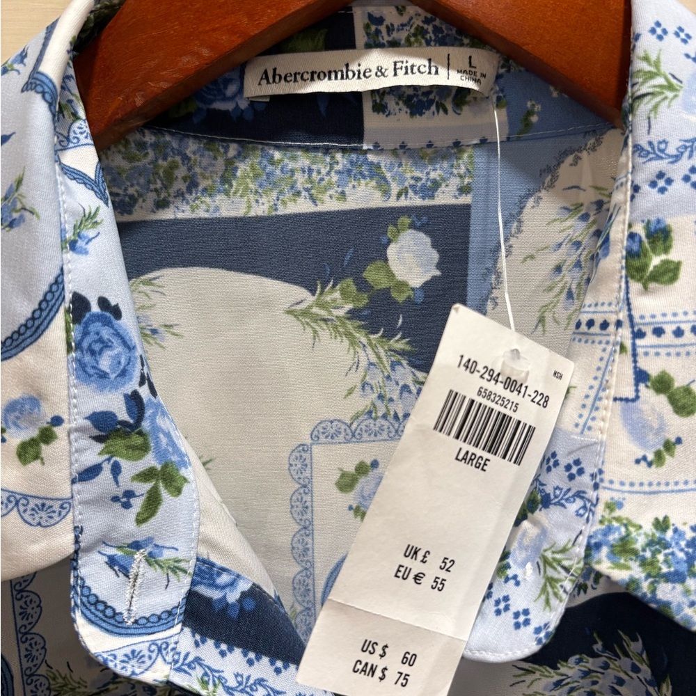NWT Floral Patchwork Blue Shirt - Picture 2 of 3